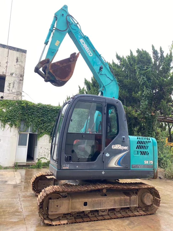 Kobelco SK75, SK55 Original Condition Japan Excavator - حفارات زحافة: صور 1 Kobelco SK75, SK55 Original Condition Japan Excavator - حفارات زحافة: صور 1