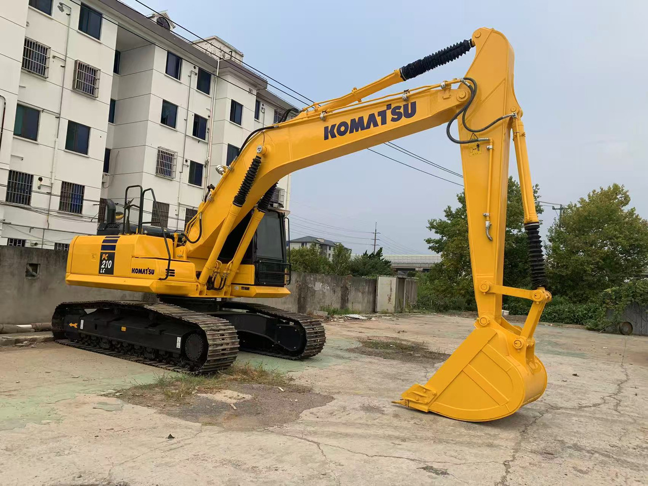 Komatsu Crawler Excavator PC210, PC200 Good Price Japan Excavator - حفارات زحافة: صور 2 Komatsu Crawler Excavator PC210, PC200 Good Price Japan Excavator - حفارات زحافة: صور 2