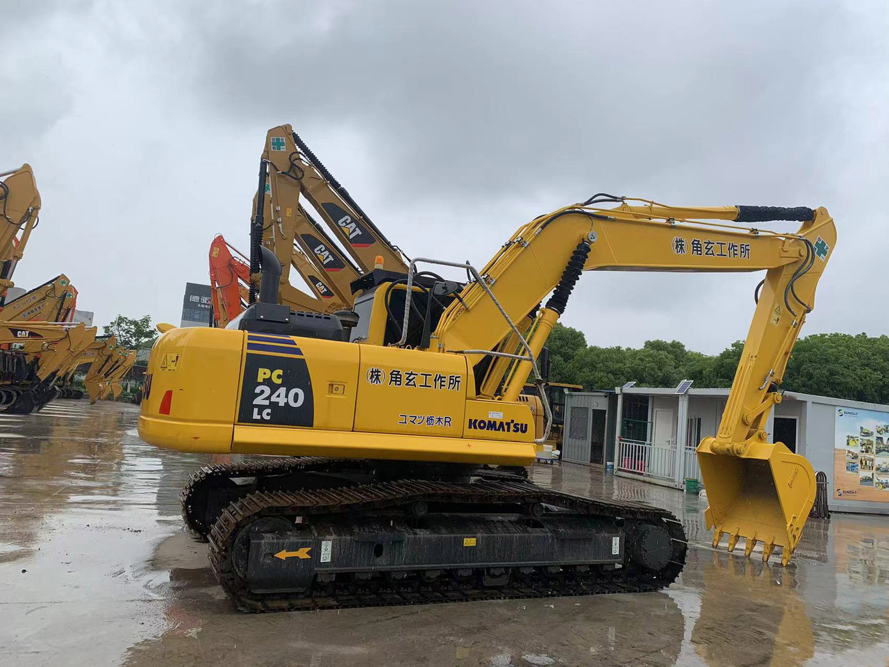 Komatsu Excavator PC240 Secondhand Japanse Construction Machinery - حفارات زحافة: صور 2 Komatsu Excavator PC240 Secondhand Japanse Construction Machinery - حفارات زحافة: صور 2