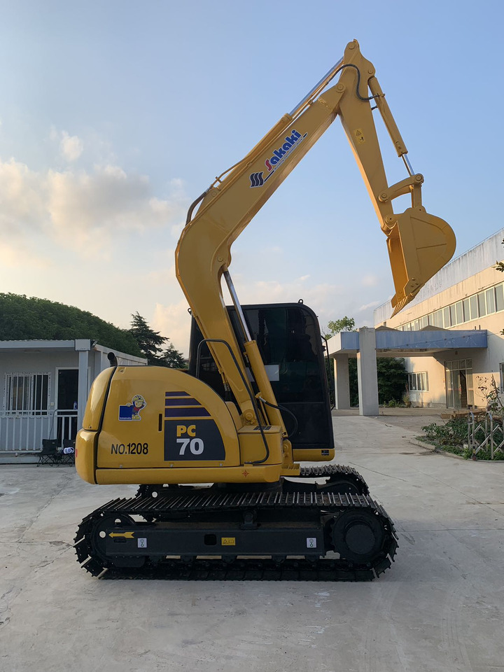 Komatsu Mini Excavator PC70 Japan Origin Good Price - حفارات زحافة: صور 1 Komatsu Mini Excavator PC70 Japan Origin Good Price - حفارات زحافة: صور 1