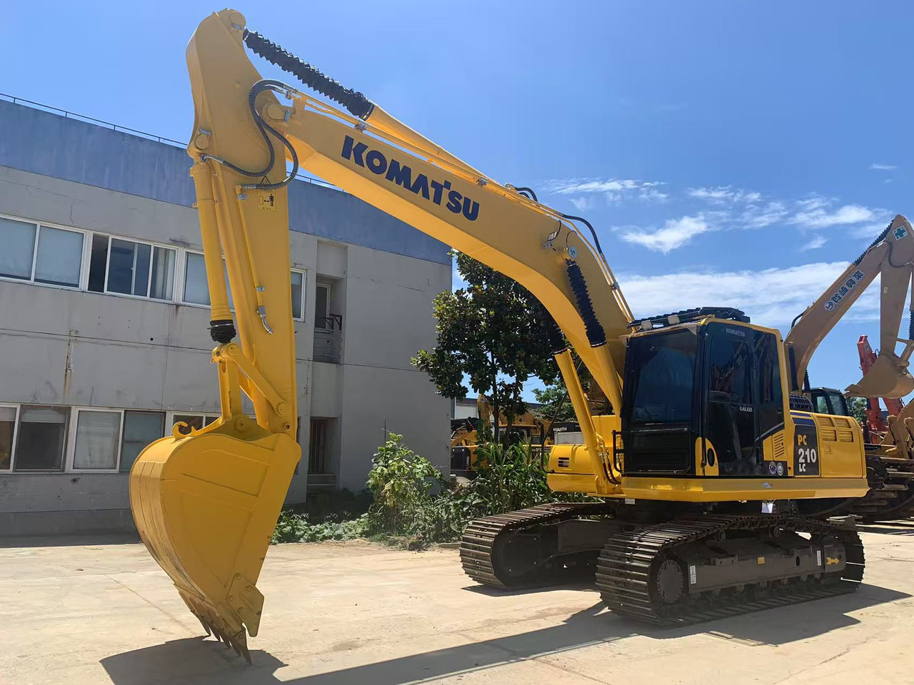 Komatsu PC210 Tracked Excavator 21 ton Construction Excavator - حفارات زحافة: صور 3 Komatsu PC210 Tracked Excavator 21 ton Construction Excavator - حفارات زحافة: صور 3