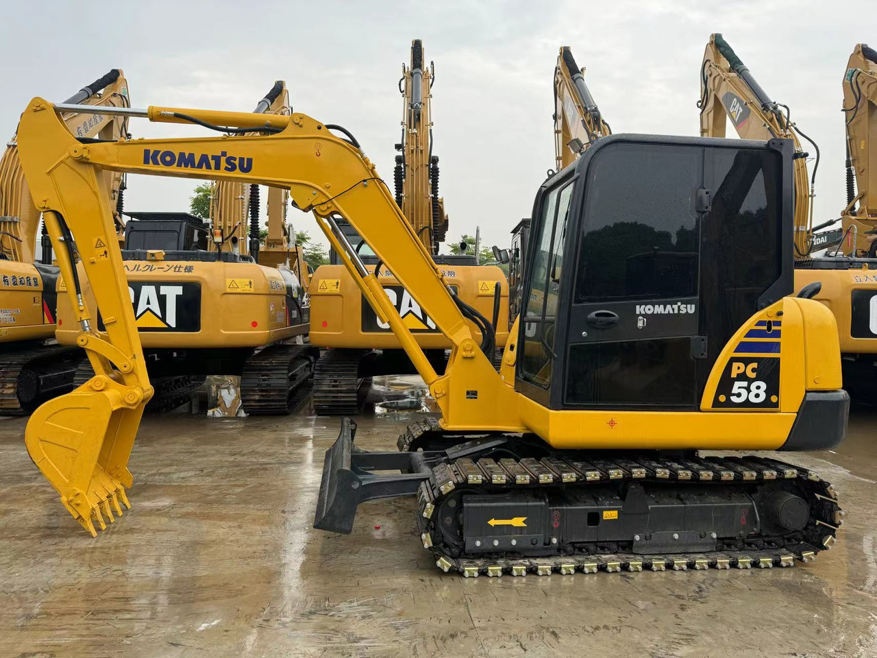 Komatsu PC58, PC56, PC55 Small Excavator With Rubber Tracks - حفارات زحافة: صور 4 Komatsu PC58, PC56, PC55 Small Excavator With Rubber Tracks - حفارات زحافة: صور 4