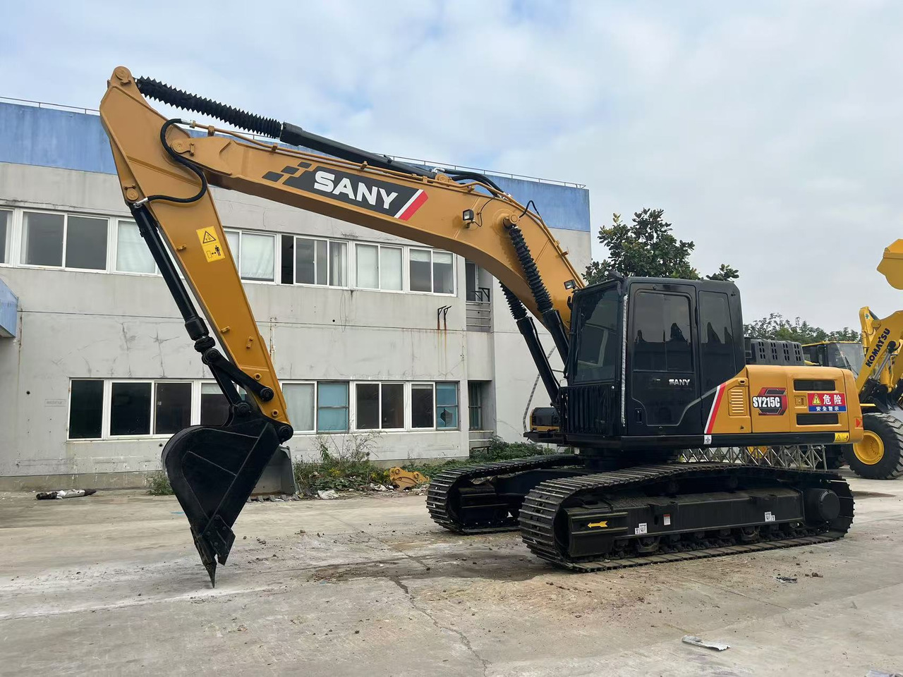 Sany SY215C Used Excavator Mitsubishi Engine - حفارات زحافة: صور 5 Sany SY215C Used Excavator Mitsubishi Engine - حفارات زحافة: صور 5