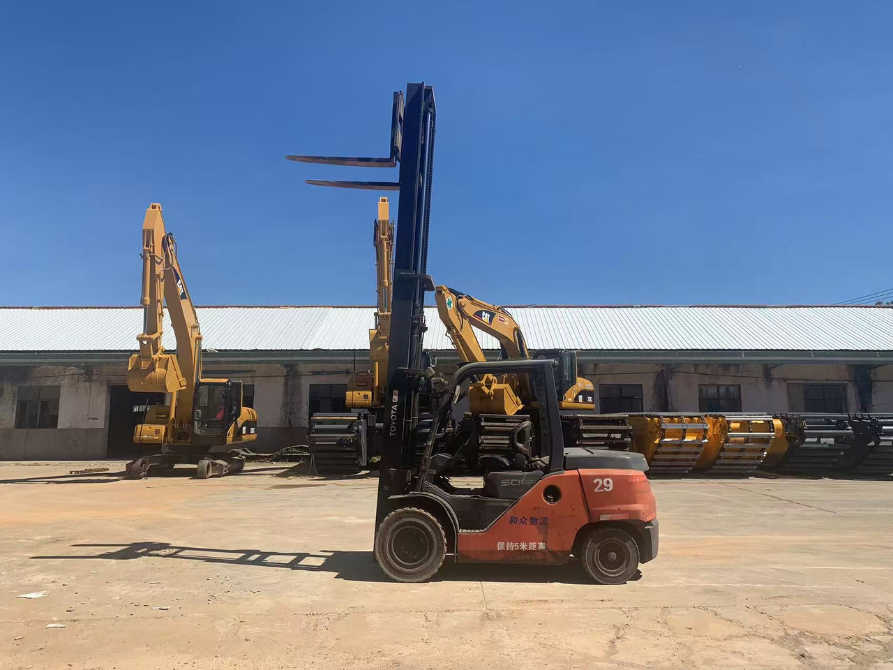 Toyota Forklift 5 ton Diesel Forklift FD50 with 5m High Mast - رافعة شوكية ديزل: صور 4 Toyota Forklift 5 ton Diesel Forklift FD50 with 5m High Mast - رافعة شوكية ديزل: صور 4