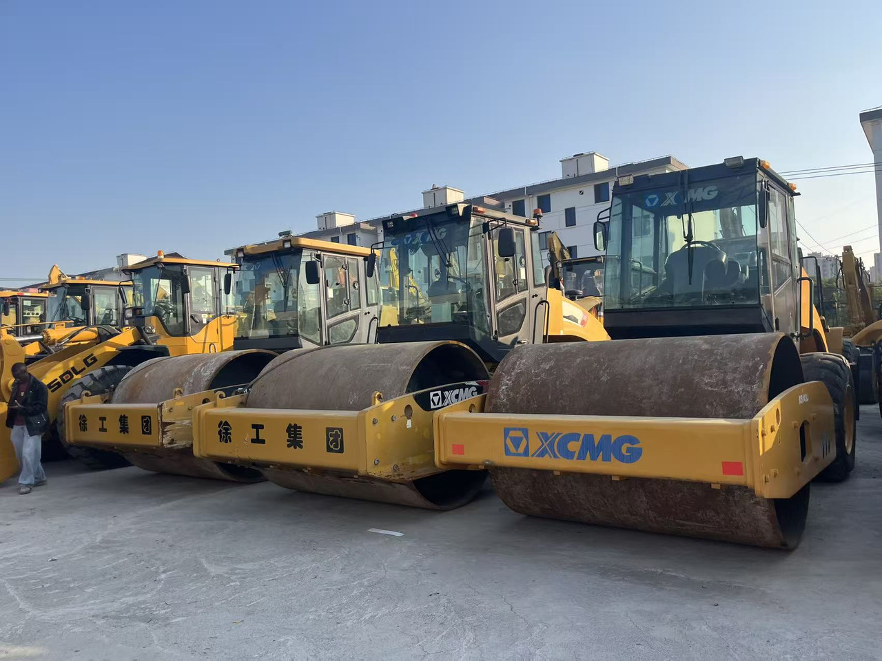 XCMG Used Road Roller XCMG XS223J for Sale - مدحلة الأسفلت: صور 4 XCMG Used Road Roller XCMG XS223J for Sale - مدحلة الأسفلت: صور 4