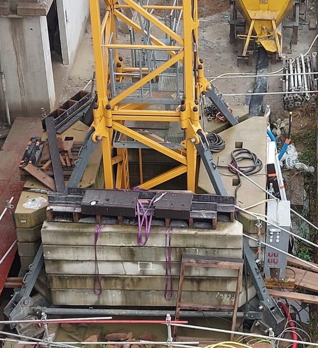 LIEBHERR 200 EC-H 10 Litronic - رافعة برجية: صور 3 LIEBHERR 200 EC-H 10 Litronic - رافعة برجية: صور 3