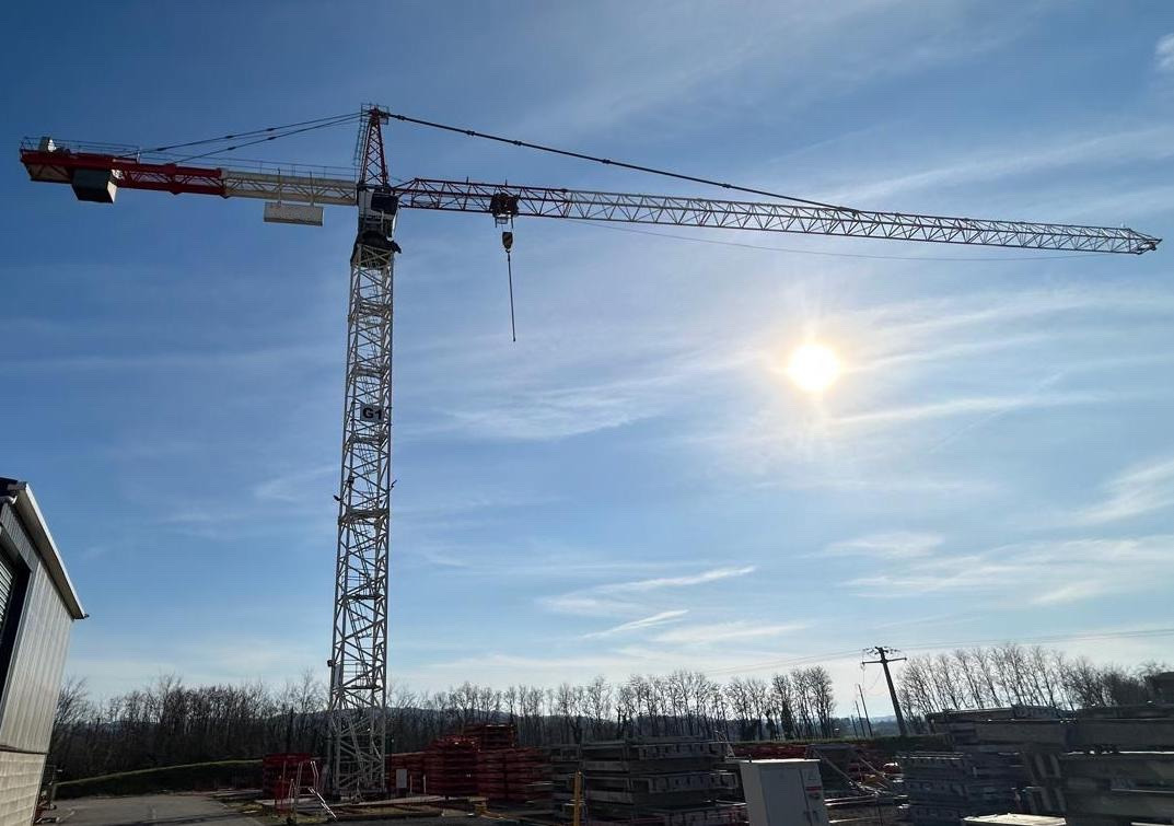 LIEBHERR 245 EC-H 12 Litronic - رافعة برجية: صور 1 LIEBHERR 245 EC-H 12 Litronic - رافعة برجية: صور 1