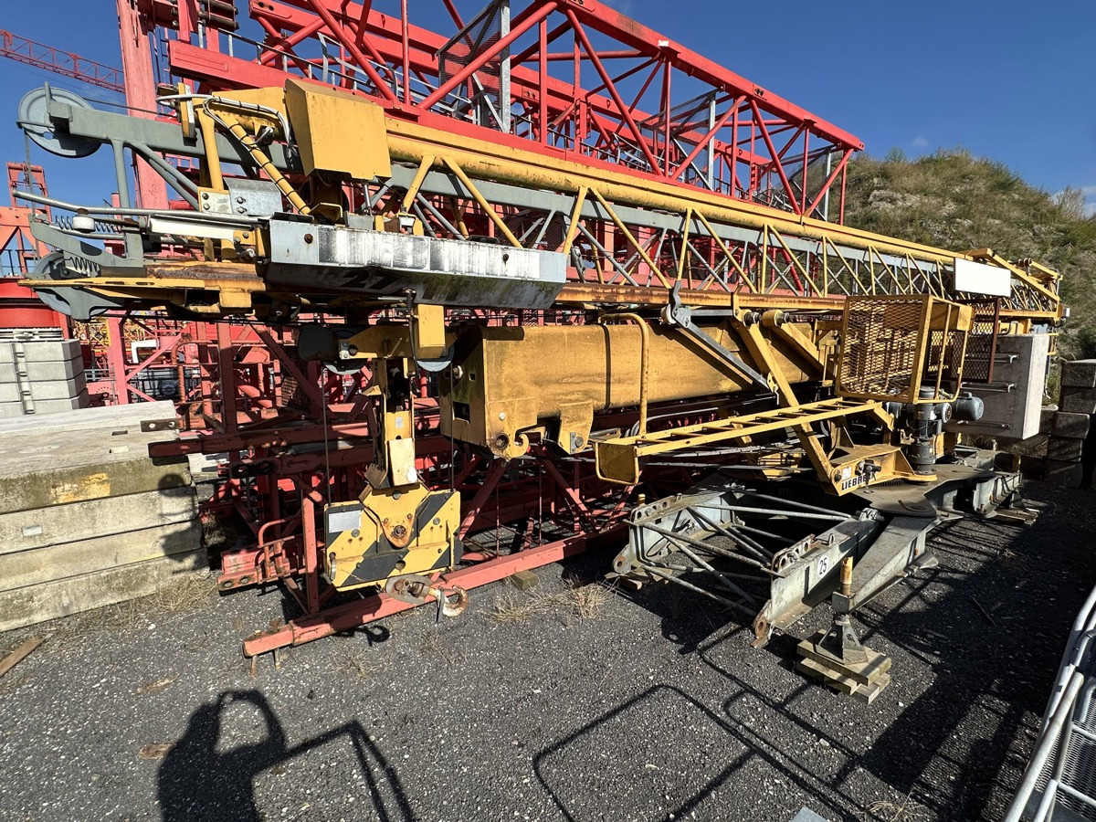 LIEBHERR 27 TT - رافعة ذاتية التركيب: صور 1 LIEBHERR 27 TT - رافعة ذاتية التركيب: صور 1