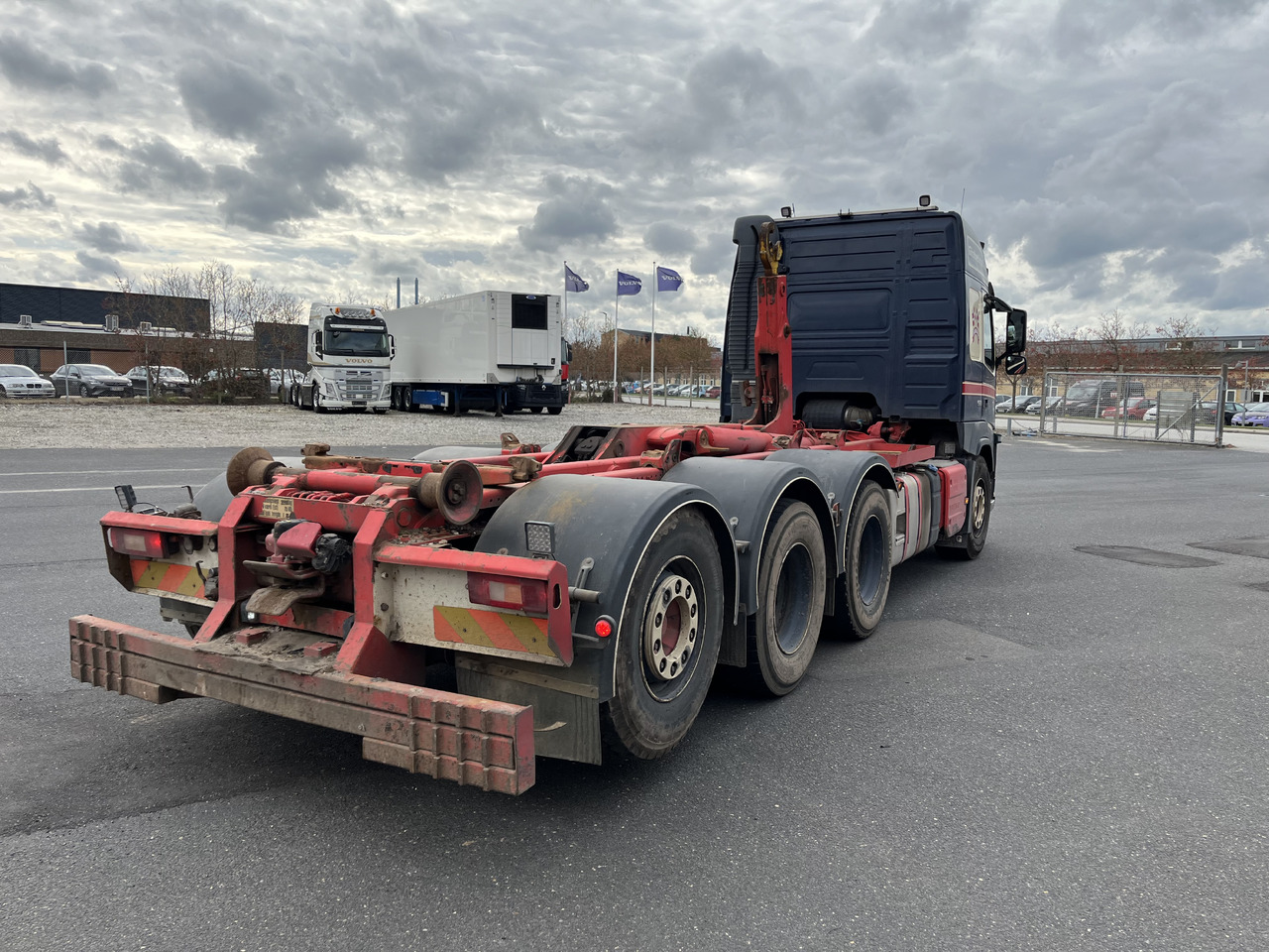 Volvo FM 500 8x4 - شاحنة ذات الخطاف: صور 4 Volvo FM 500 8x4 - شاحنة ذات الخطاف: صور 4