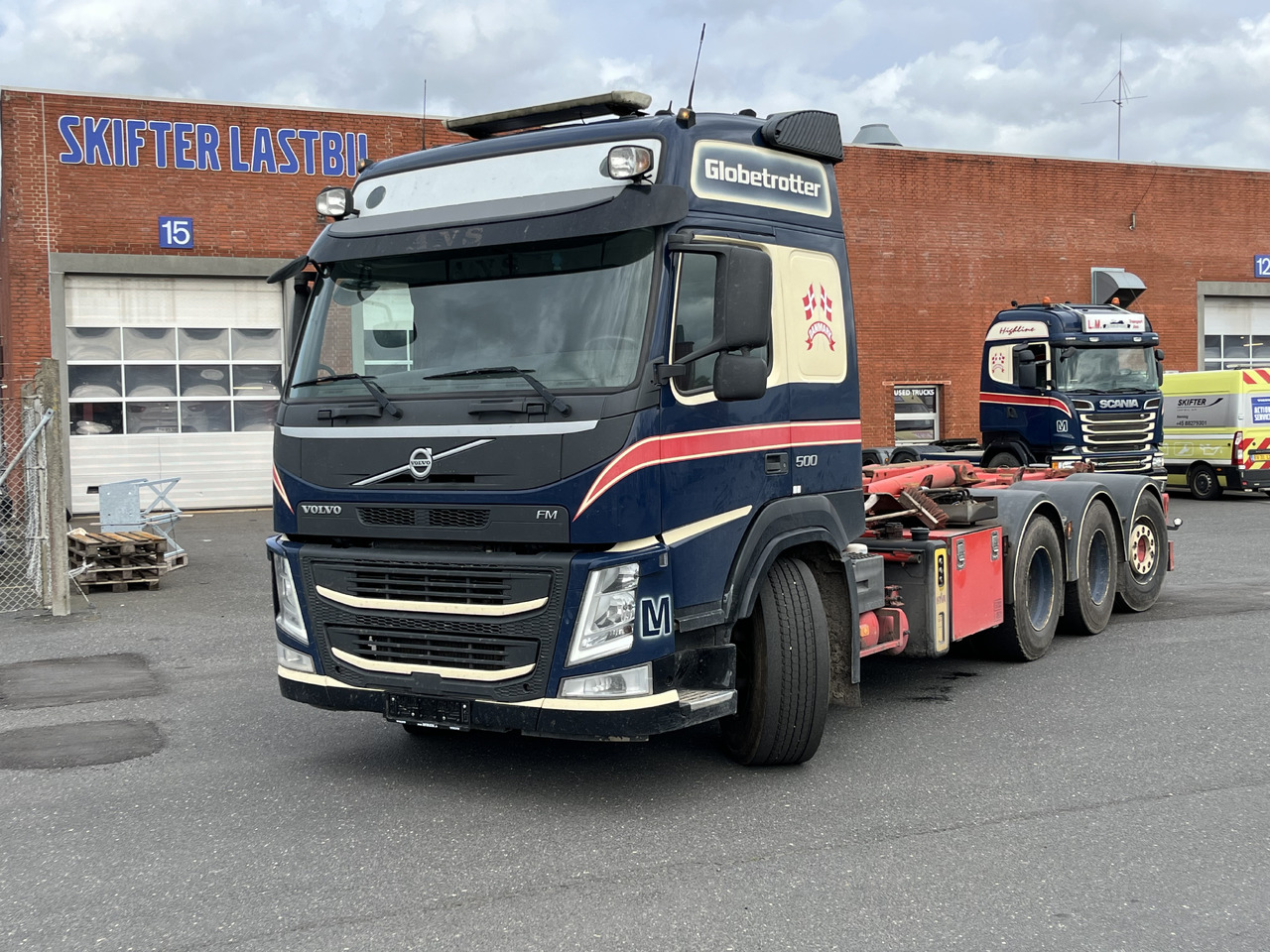 Volvo FM 500 8x4 - شاحنة ذات الخطاف: صور 1 Volvo FM 500 8x4 - شاحنة ذات الخطاف: صور 1