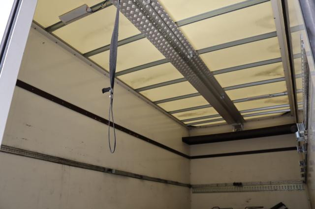 الشاحنات الصغيرة صندوق مغلق FUSO Canter 7C18 AMT: صور 7