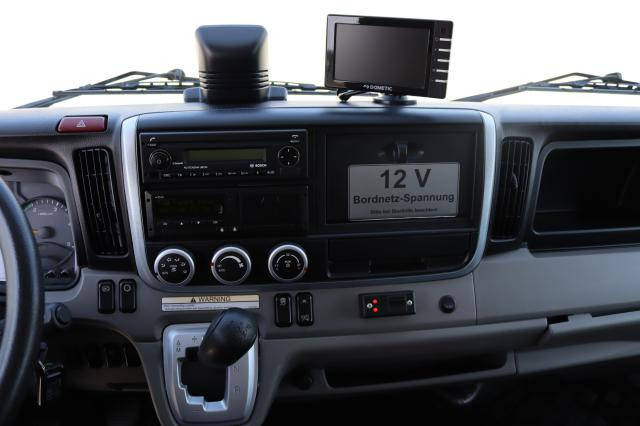 الشاحنات الصغيرة صندوق مغلق FUSO Canter 7C18 AMT: صور 10