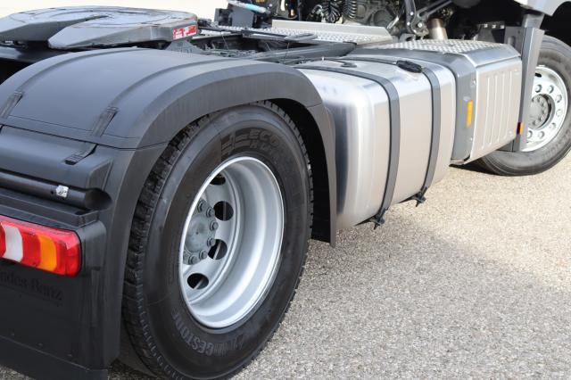 Mercedes-Benz Actros 1842 LS - شاحنة جرار: صور 5 Mercedes-Benz Actros 1842 LS - شاحنة جرار: صور 5