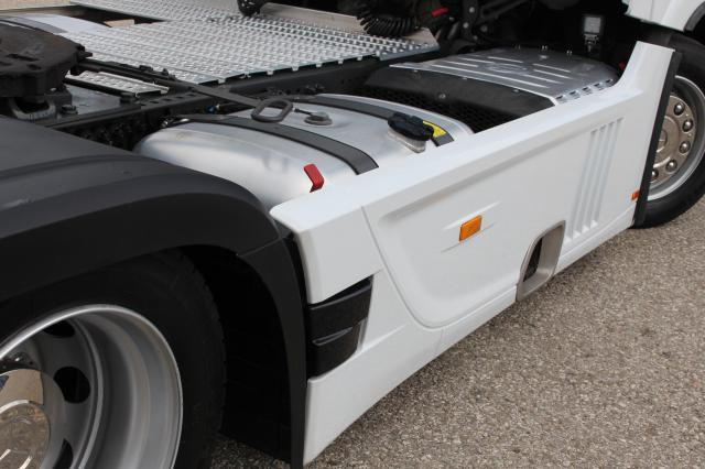 Mercedes-Benz Actros 1848LSNRL LOW LINER - شاحنة جرار: صور 5 Mercedes-Benz Actros 1848LSNRL LOW LINER - شاحنة جرار: صور 5