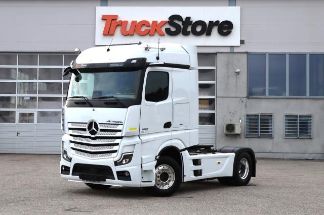 Mercedes-Benz Actros 1853 LS - شاحنة جرار: صور 1 Mercedes-Benz Actros 1853 LS - شاحنة جرار: صور 1