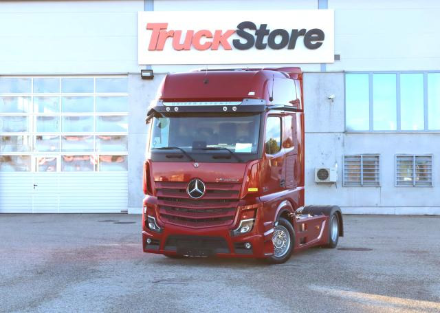 Mercedes-Benz Actros 1853 - شاحنة جرار: صور 1 Mercedes-Benz Actros 1853 - شاحنة جرار: صور 1