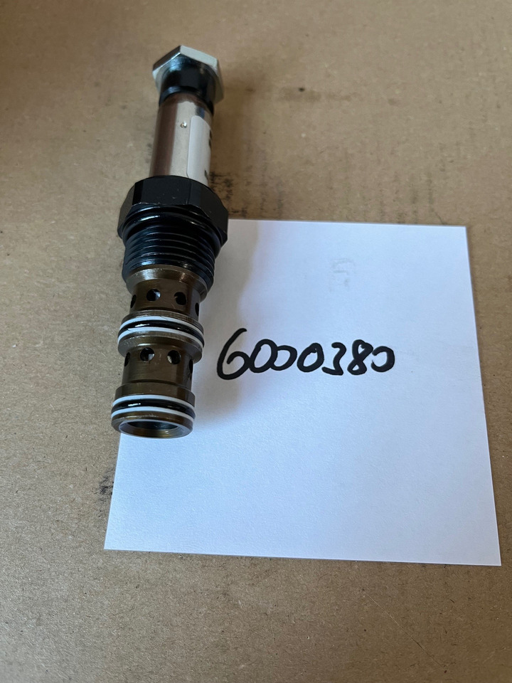 O&K Terex Valve 6000380 1455218 533-7208 - قطع الغيار - حفارة: صور 2 O&K Terex Valve 6000380 1455218 533-7208 - قطع الغيار - حفارة: صور 2
