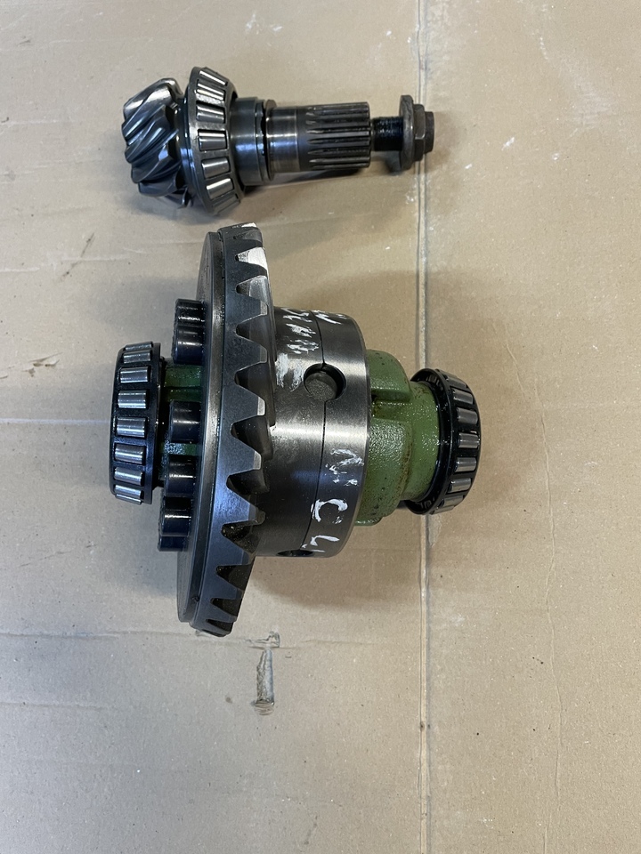 NEW HOLLAND MH PLUS - التفاضلية والعتاد - حفارة على عجلات: صور 1 NEW HOLLAND MH PLUS - التفاضلية والعتاد - حفارة على عجلات: صور 1