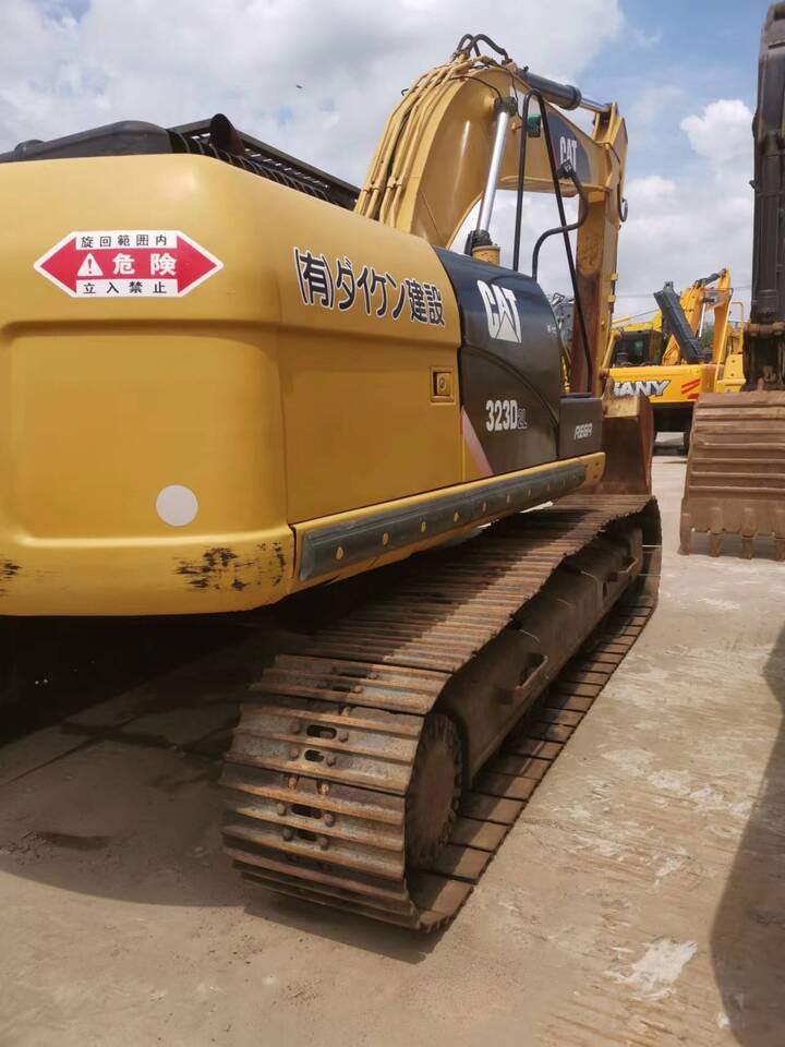 Caterpillar 323D - حفارات زحافة: صور 3 Caterpillar 323D - حفارات زحافة: صور 3