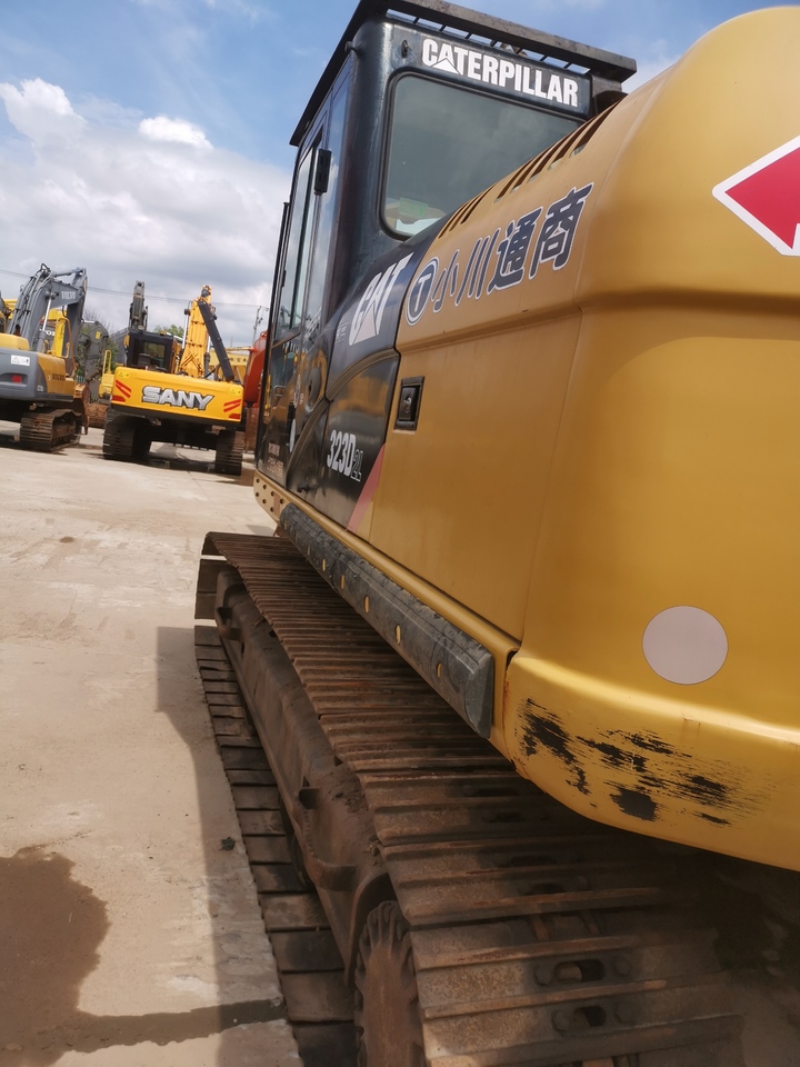 Caterpillar 323D - حفارات زحافة: صور 4 Caterpillar 323D - حفارات زحافة: صور 4