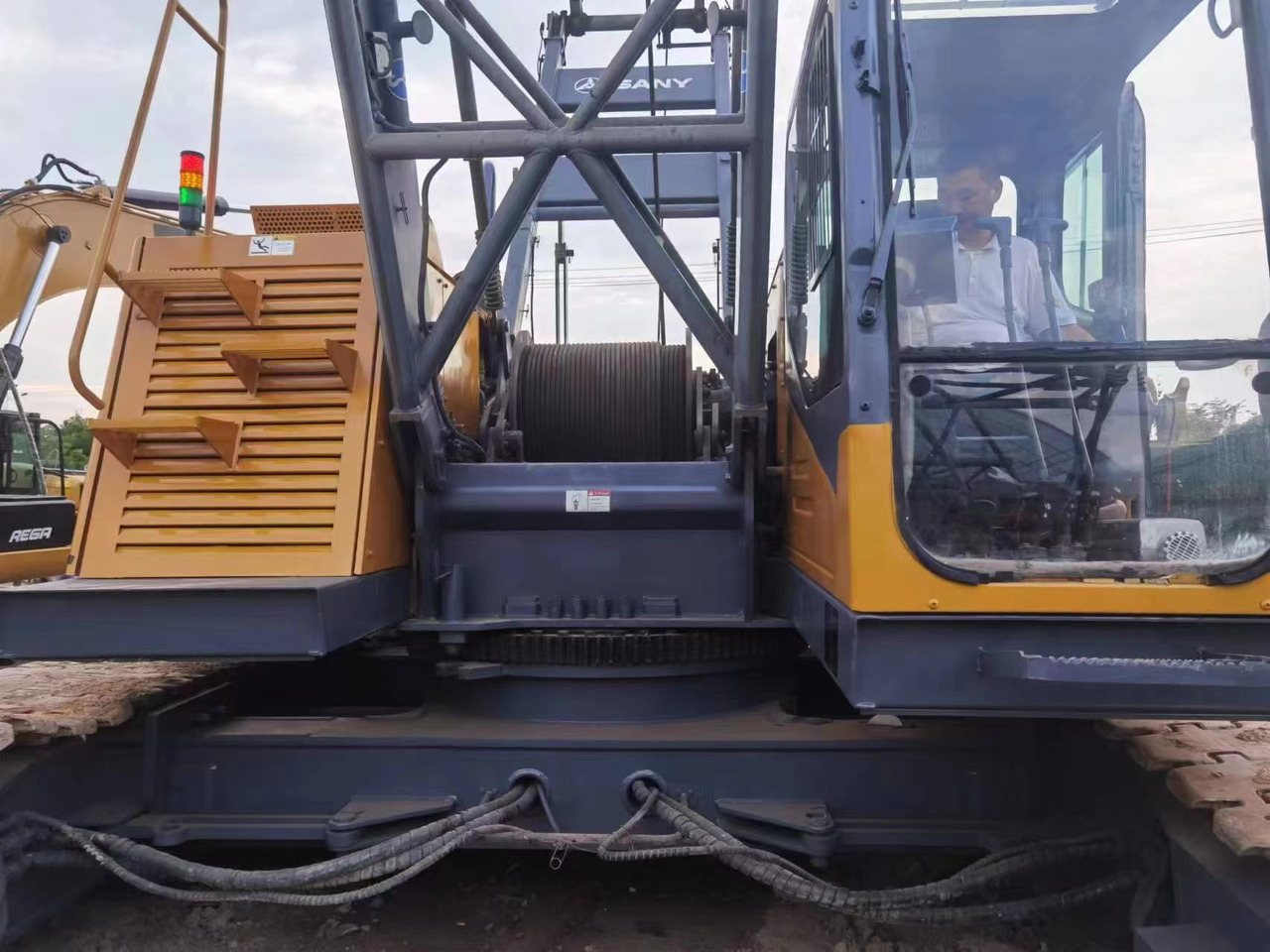 SANY SCC550E - رافعة مجنزرة: صور 2 SANY SCC550E - رافعة مجنزرة: صور 2
