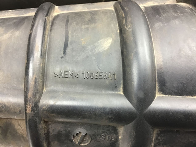 Liebherr Air Filter Hose - أنبوب سحب الهواء: صور 5 Liebherr Air Filter Hose - أنبوب سحب الهواء: صور 5
