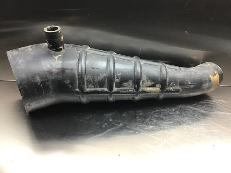 Liebherr Air Filter Hose - أنبوب سحب الهواء: صور 2 Liebherr Air Filter Hose - أنبوب سحب الهواء: صور 2