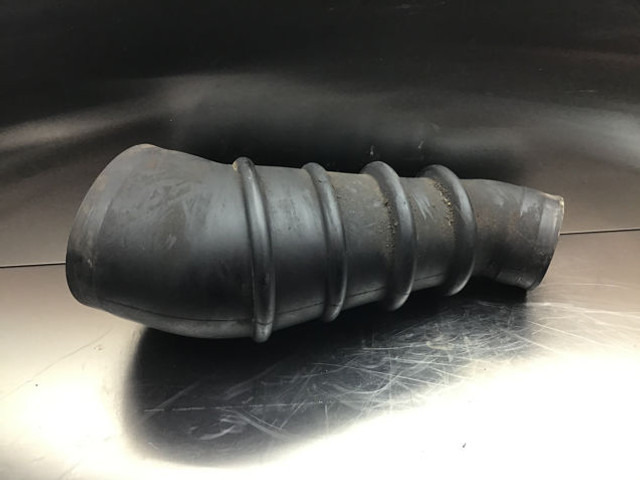 Liebherr Air Filter Hose - أنبوب سحب الهواء: صور 4 Liebherr Air Filter Hose - أنبوب سحب الهواء: صور 4