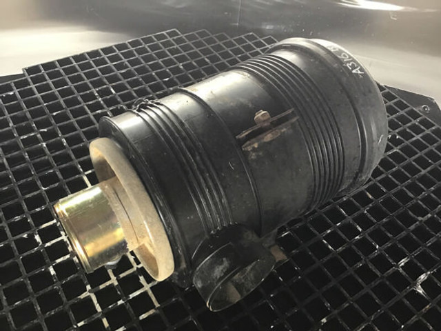 Liebherr Air Filter - فلتر الهواء: صور 1 Liebherr Air Filter - فلتر الهواء: صور 1