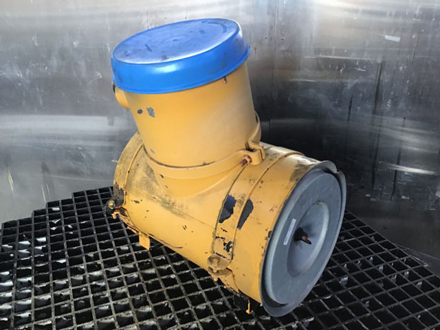 Liebherr Air Filter - فلتر الهواء: صور 3 Liebherr Air Filter - فلتر الهواء: صور 3