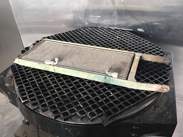 Liebherr Airco Condenser - جزء تكييف الهواء: صور 1 Liebherr Airco Condenser - جزء تكييف الهواء: صور 1