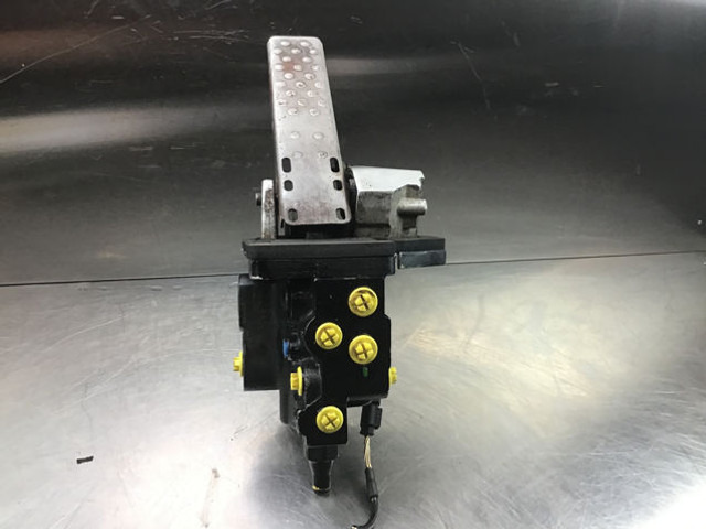 Liebherr Brake Compact Block - دواسة: صور 3 Liebherr Brake Compact Block - دواسة: صور 3