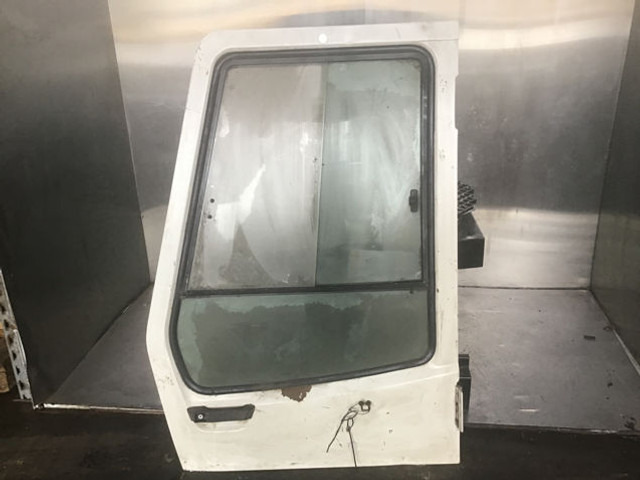Liebherr Cabin Door - باب و قطع الغيار: صور 1 Liebherr Cabin Door - باب و قطع الغيار: صور 1