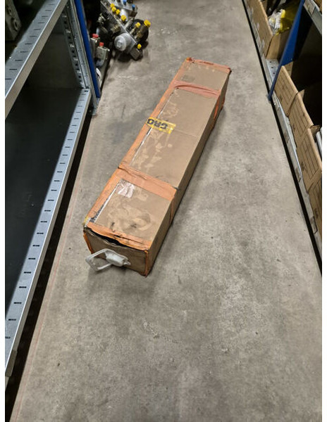 Liebherr Camshaft D904/D924 - عمود الحدبات: صور 1 Liebherr Camshaft D904/D924 - عمود الحدبات: صور 1