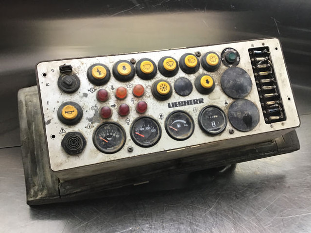 Liebherr Console - لوحة القيادة: صور 3 Liebherr Console - لوحة القيادة: صور 3