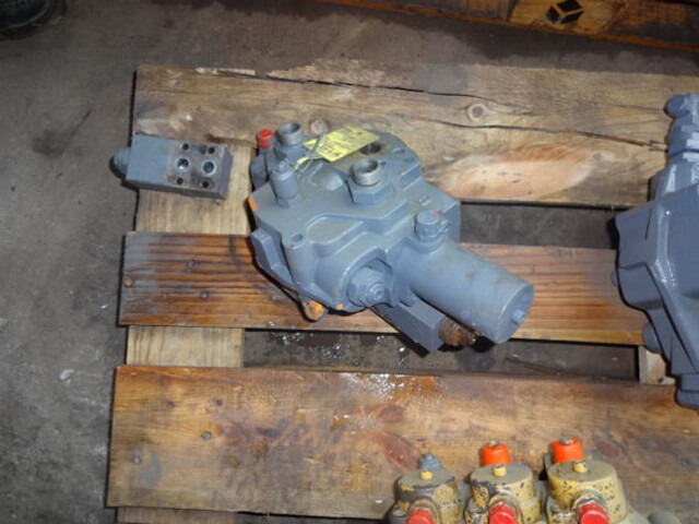 Liebherr Control Block - صمام: صور 2 Liebherr Control Block - صمام: صور 2