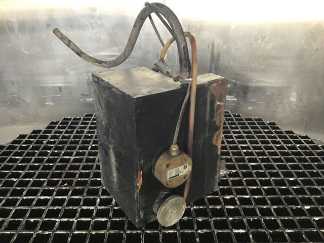 Liebherr Equalizing Reservoir - خزان التوسع: صور 1 Liebherr Equalizing Reservoir - خزان التوسع: صور 1