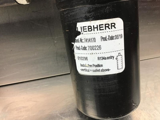 Liebherr L507 / L586 / L584 / L580 / L576 / L574 / L566 / L556 / L554 / L550 / L546 / L544 / L542 / L538 / L534 / L528 / L524 / L518 / L5 - فلتر الهواء: صور 2 Liebherr L507 / L586 / L584 / L580 / L576 / L574 / L566 / L556 / L554 / L550 / L546 / L544 / L542 / L538 / L534 / L528 / L524 / L518 / L5 - فلتر الهواء: صور 2