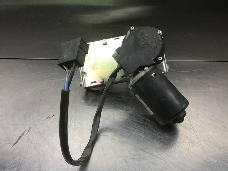 Liebherr L524 / L534 / L538 / L544 / L554 / L574 / L580 / L564 - مساحة الزجاج الأمامي: صور 2 Liebherr L524 / L534 / L538 / L544 / L554 / L574 / L580 / L564 - مساحة الزجاج الأمامي: صور 2