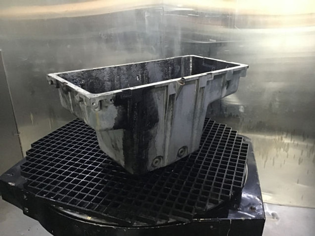 Liebherr Oil Sump - علبة المرافق: صور 1 Liebherr Oil Sump - علبة المرافق: صور 1