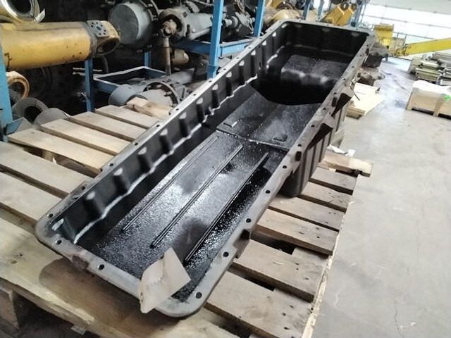Liebherr Oil Sump - علبة المرافق: صور 2 Liebherr Oil Sump - علبة المرافق: صور 2