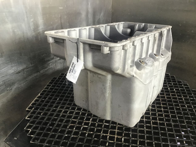 Liebherr Oil Sump - علبة المرافق: صور 2 Liebherr Oil Sump - علبة المرافق: صور 2