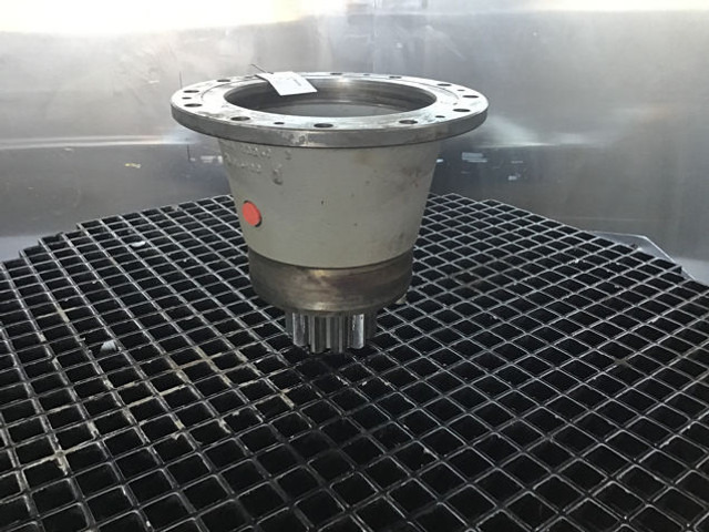 Liebherr Output Shaft Housing - محاور: صور 2 Liebherr Output Shaft Housing - محاور: صور 2