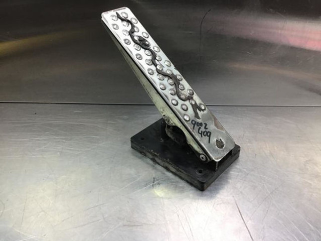 Liebherr Pedal - دواسة: صور 1 Liebherr Pedal - دواسة: صور 1