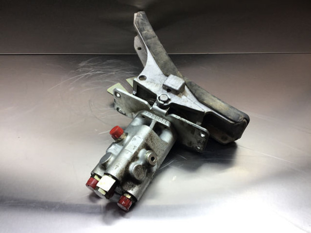Liebherr Pilot Control Unit - دواسة: صور 2 Liebherr Pilot Control Unit - دواسة: صور 2
