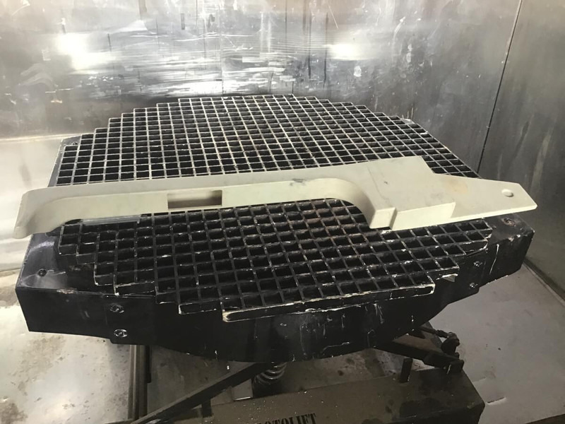 Liebherr R914STD / R914HDSL / R914B / R914 EW / R904 / R924 B / R934 / R934B / R954B / R964B / R974B / R974 - أنبوب سحب الهواء: صور 3 Liebherr R914STD / R914HDSL / R914B / R914 EW / R904 / R924 B / R934 / R934B / R954B / R964B / R974B / R974 - أنبوب سحب الهواء: صور 3