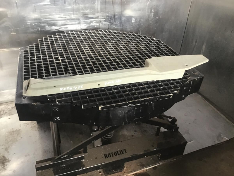 Liebherr R914STD / R914HDSL / R914B / R914 EW / R904 / R924 B / R934 / R934B / R954B / R964B / R974B / R974 - أنبوب سحب الهواء: صور 1 Liebherr R914STD / R914HDSL / R914B / R914 EW / R904 / R924 B / R934 / R934B / R954B / R964B / R974B / R974 - أنبوب سحب الهواء: صور 1