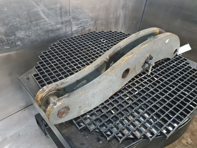 Liebherr Shift lever - وصلة الربط للمعدات المعلقة: صور 2 Liebherr Shift lever - وصلة الربط للمعدات المعلقة: صور 2