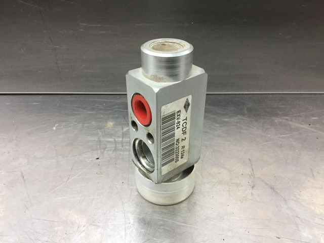 Liebherr Valve - المحرك و قطع الغيار: صور 1 Liebherr Valve - المحرك و قطع الغيار: صور 1