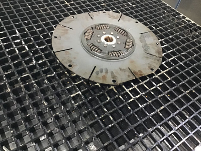 Liebherr Vibration Damper - القابض و قطع الغيار: صور 2 Liebherr Vibration Damper - القابض و قطع الغيار: صور 2